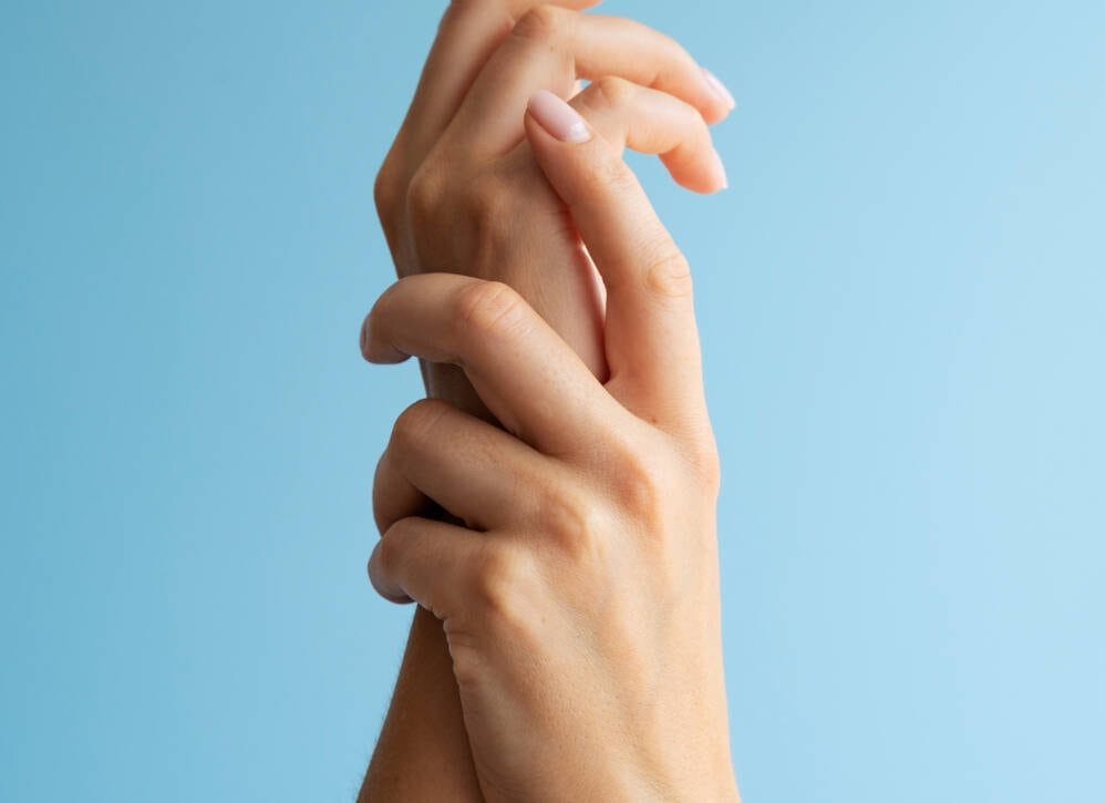 jak odmłodzić dłonie